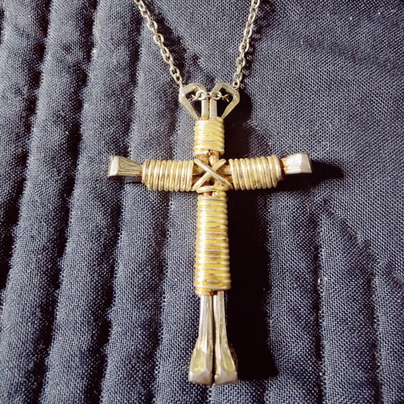 Cross necklace - Picture 2 of 5